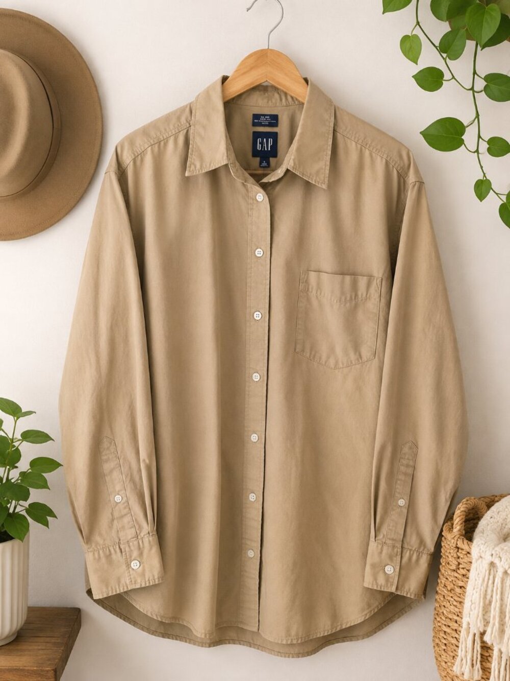 Gap Men’s Big Shirt Size L Tan 100% Organic Cotton Oversized Button Down